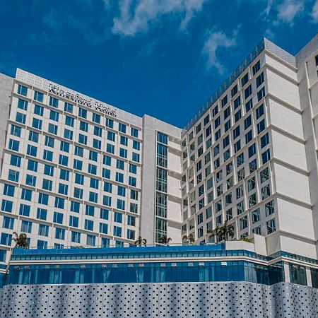Kingsford Hotel Manila Paranaque City Exterior foto
